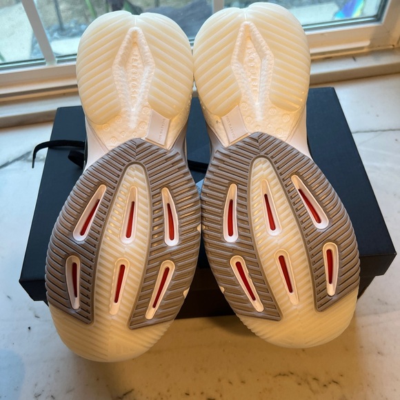 Adidas size Crazy flight shoe- NWT size 7.5 - Picture 3 of 8